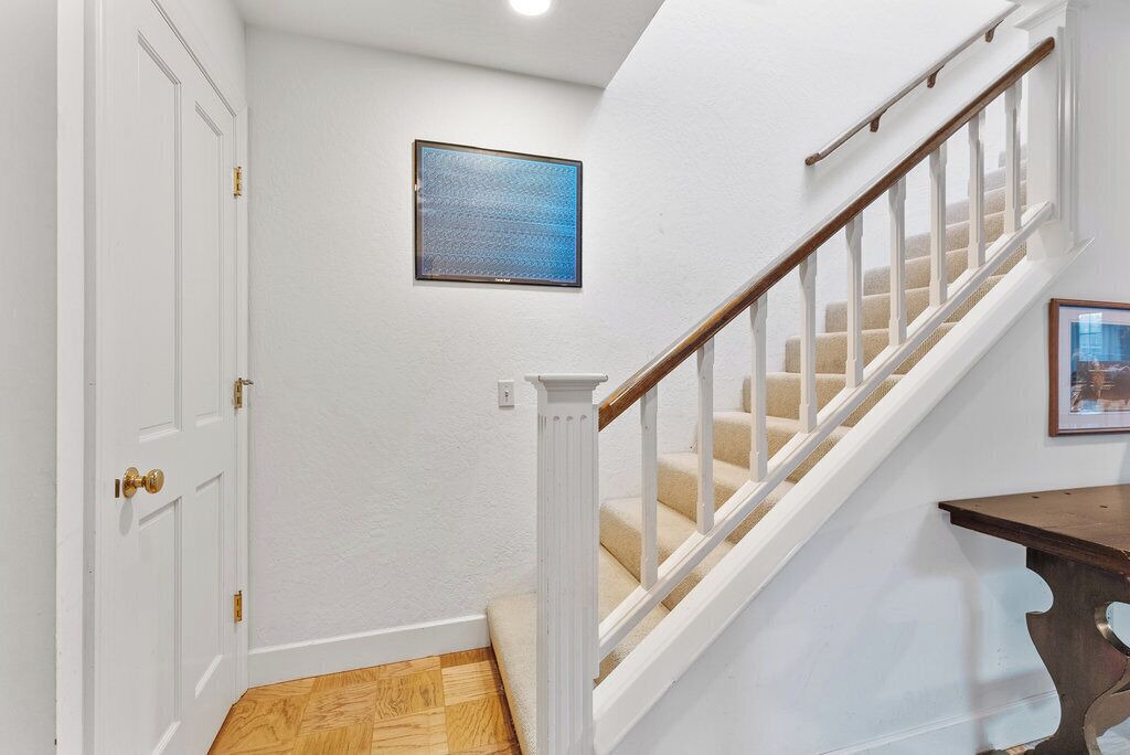 Photo of Others in Seabright