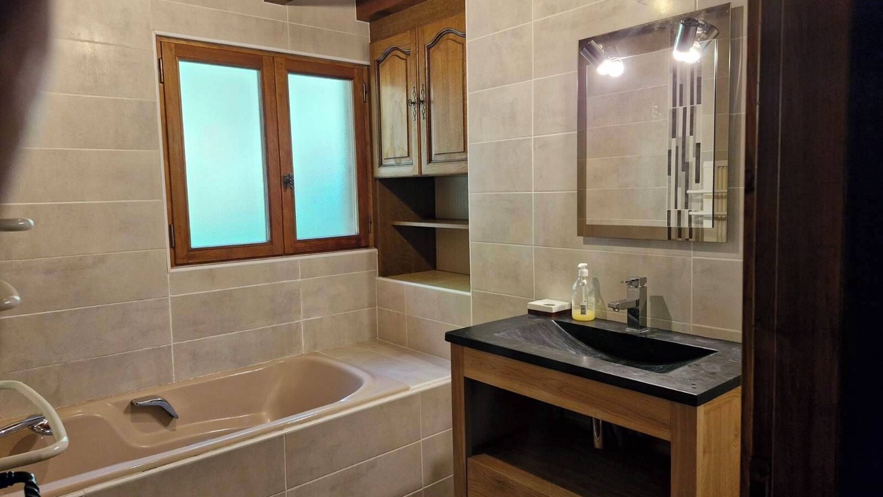 Photo of Bathroom in Les Clefs