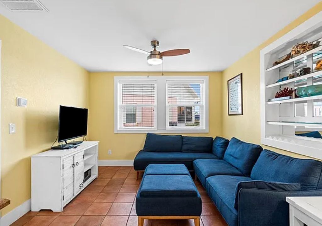 Photo of Livingroom in Mexico Beach