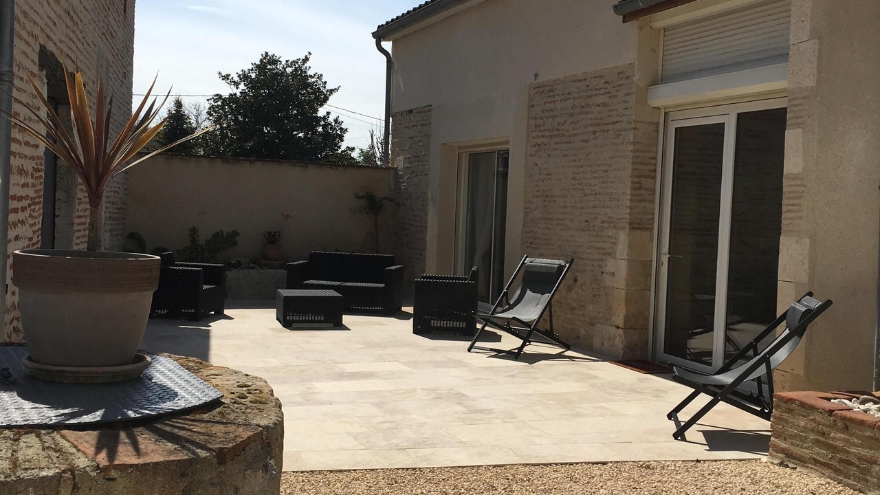 Photo of Patio Balcony in Bourran