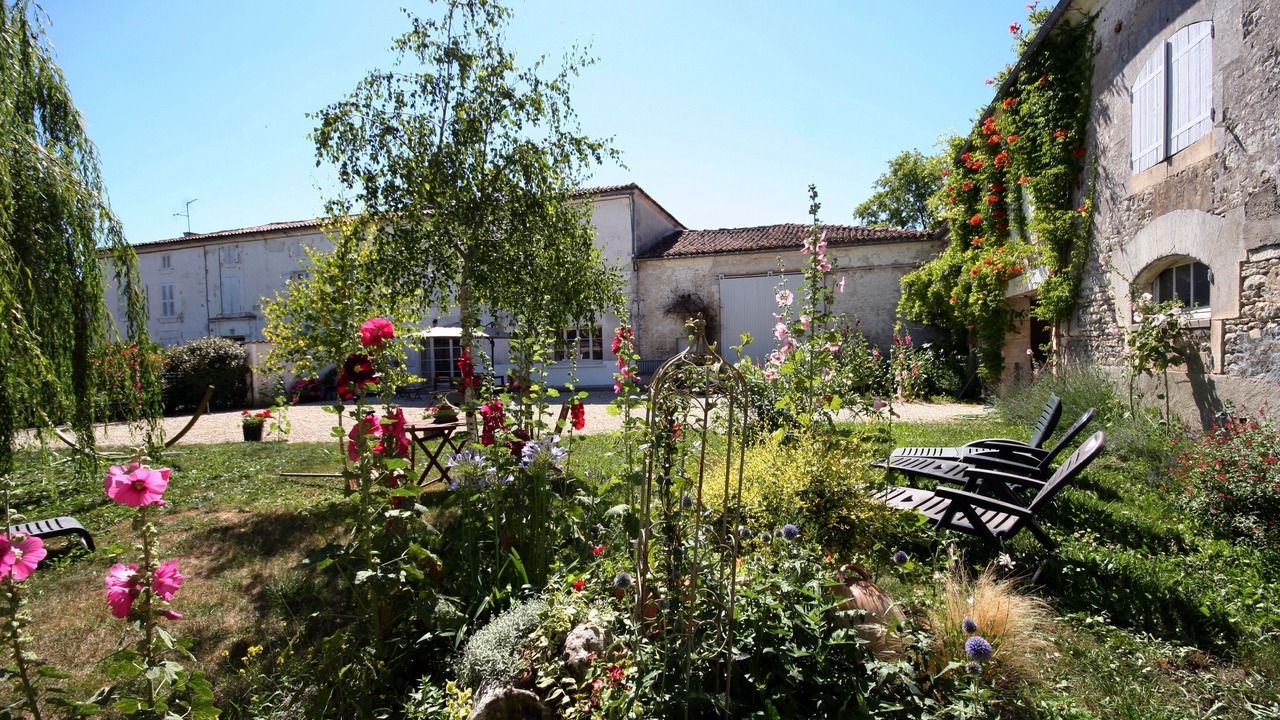Photo of Patio Balcony in Gensac-la-Pallue