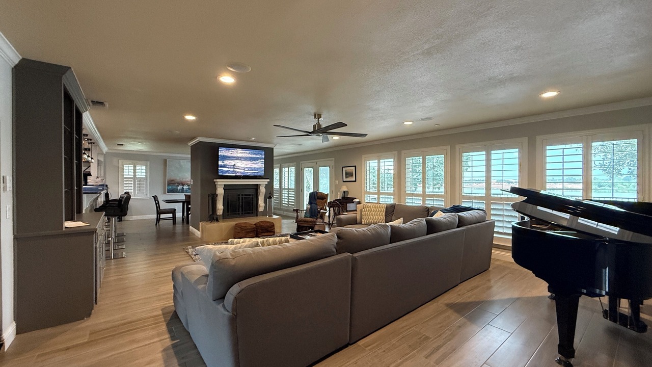 Photo of Livingroom in Granbury