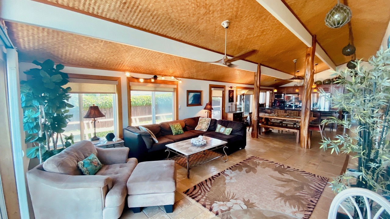 Photo of Livingroom in Pupukea