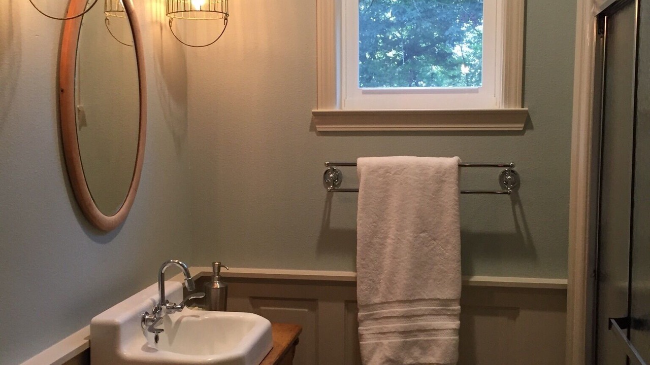 Photo of Bathroom in Elmo