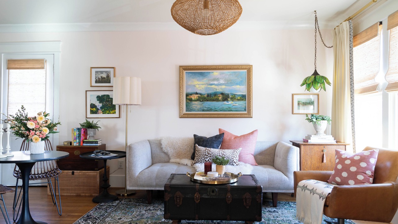 Photo of Livingroom in 12 South