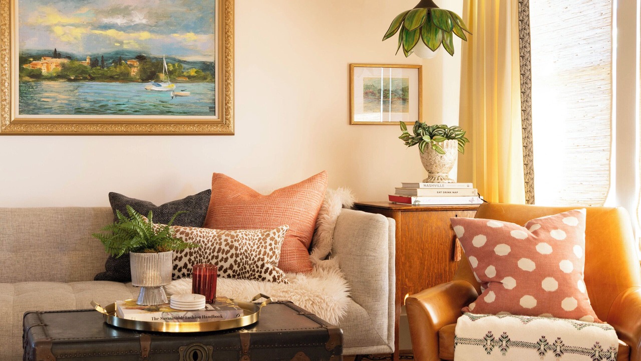 Photo of Livingroom in 12 South