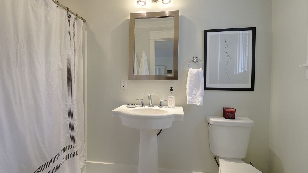 Photo of Bathroom in 12 South