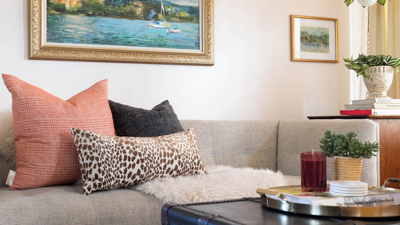 Photo of Livingroom in 12 South