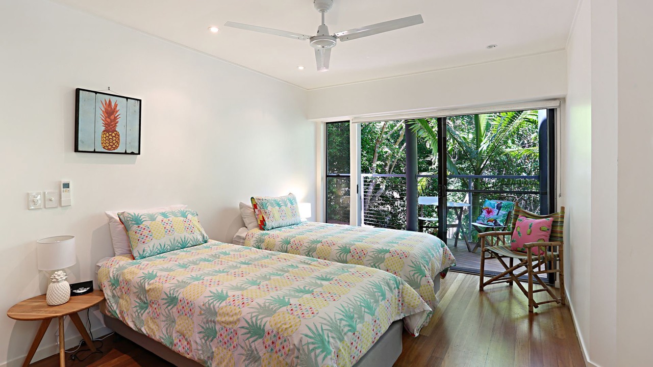 Photo of Bedroom in Castaways Beach