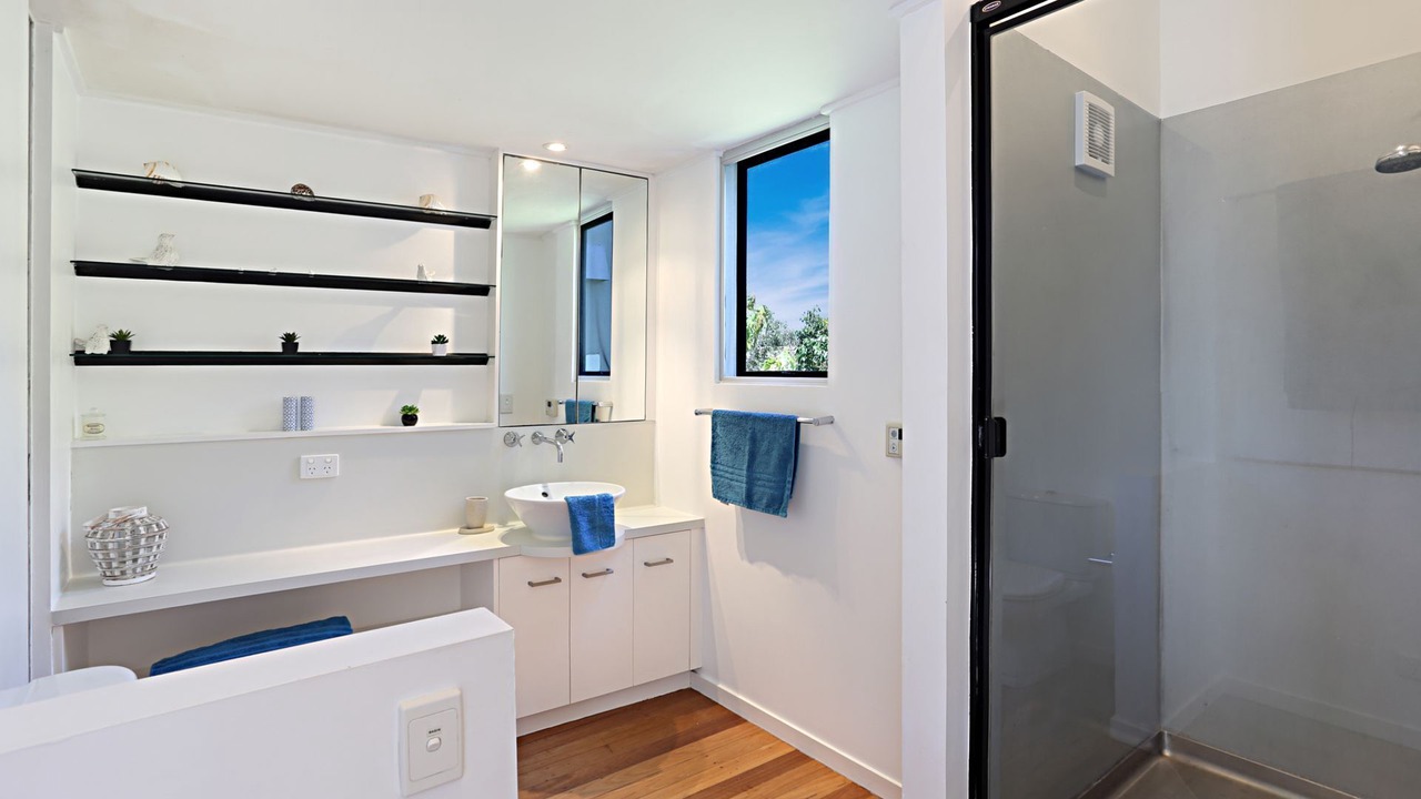 Photo of Bathroom in Castaways Beach