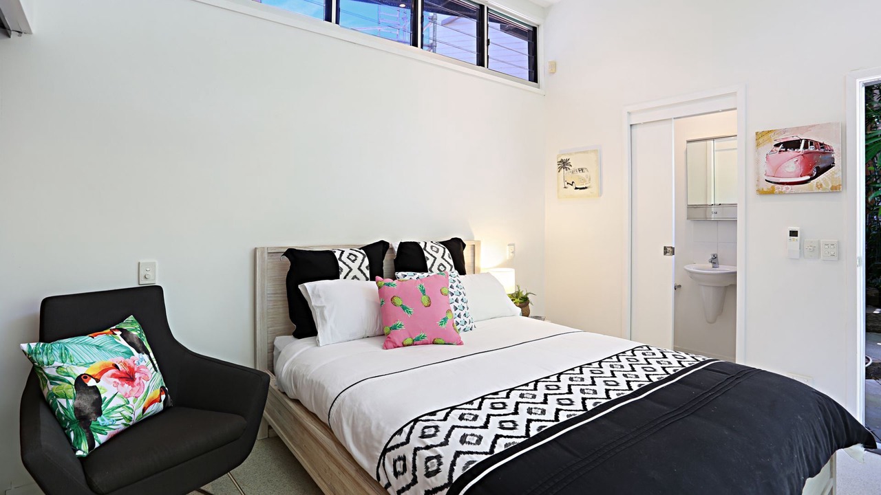 Photo of Bedroom in Castaways Beach