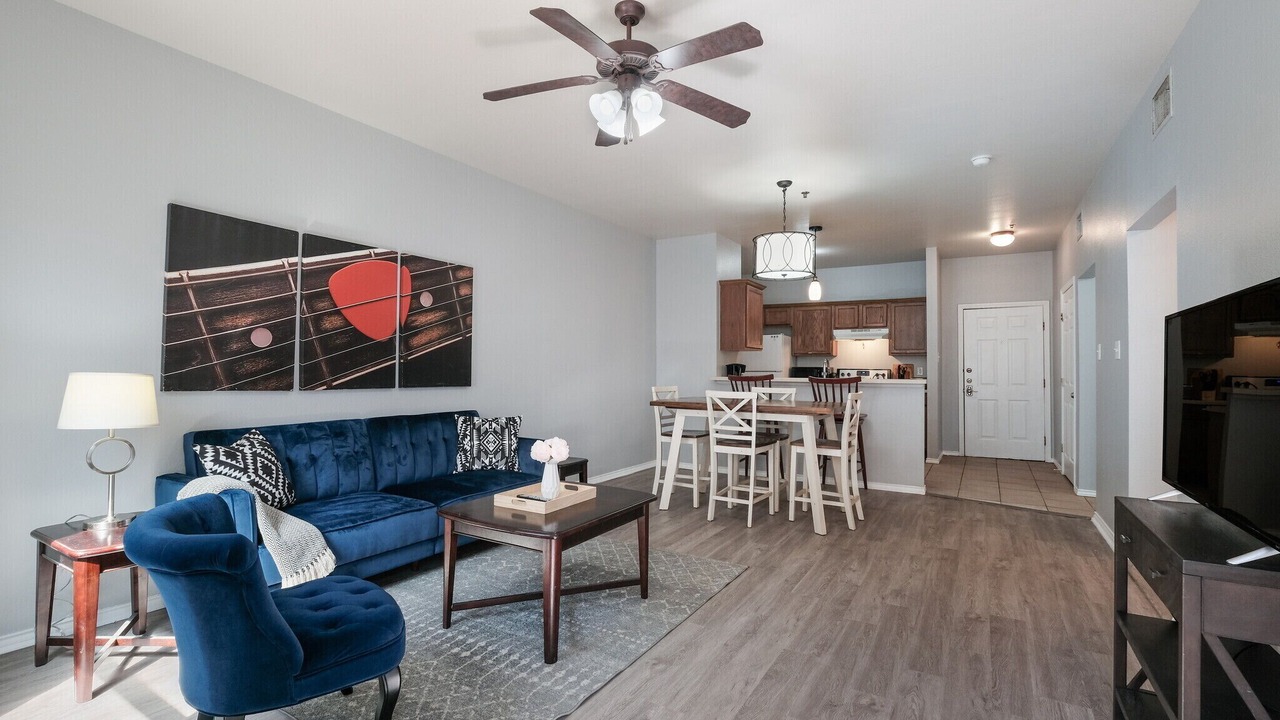 Photo of Livingroom in Dreamhill Estates
