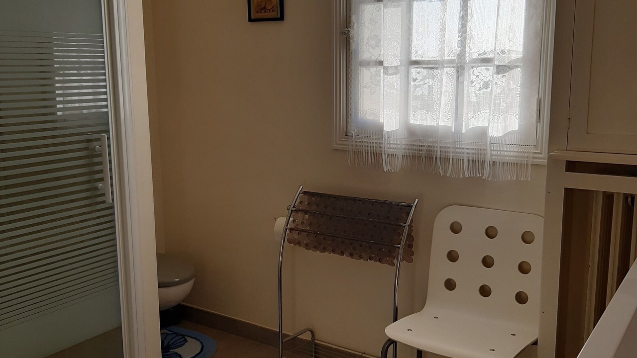 Photo of Bathroom in La Croix-en-Touraine