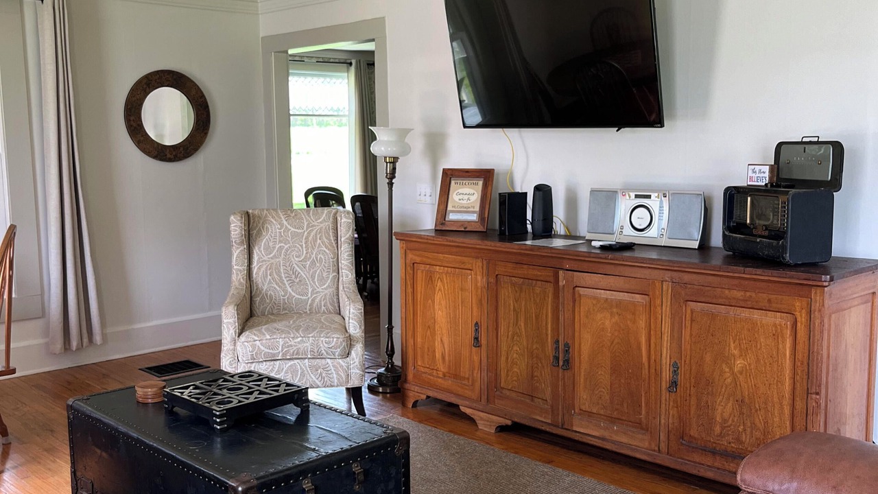 Photo of Livingroom in Wales Center