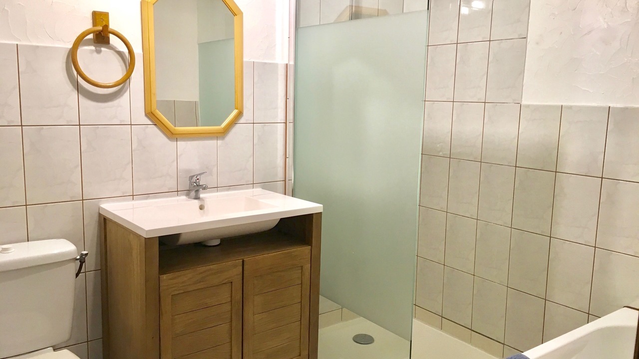Photo of Bathroom in Saint-Jean-de-Fos