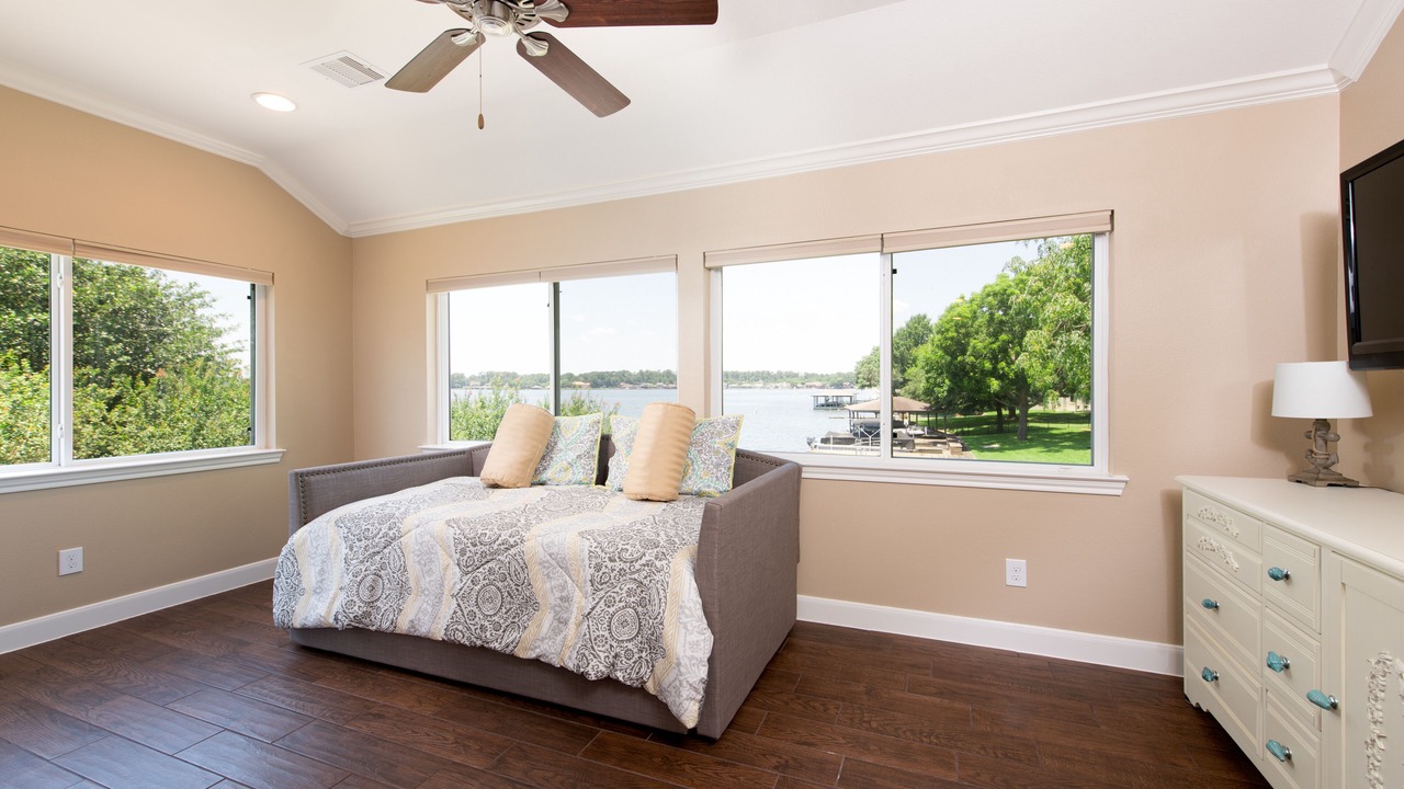 Photo of Bedroom in Seven Coves