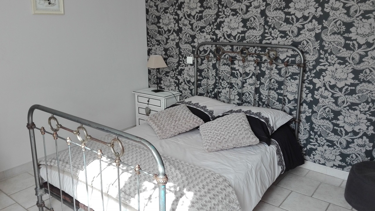 Photo of Bedroom in Malaucene