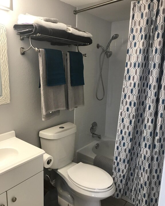 Photo of Bathroom in East Riverside - Oltorf