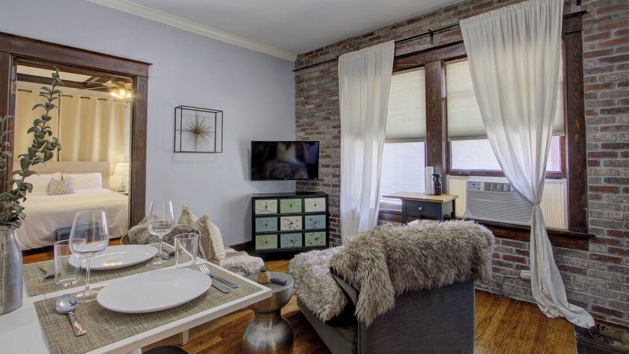 Photo of Bedroom in Midtown