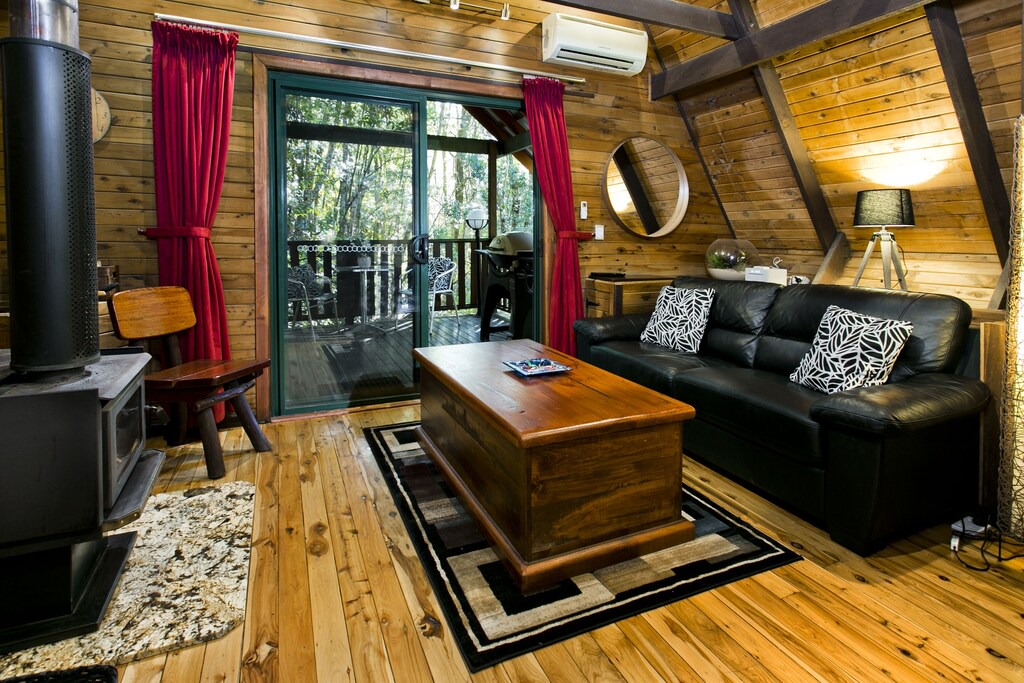 Photo of Livingroom in Springbrook