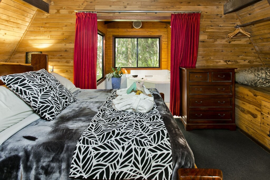 Photo of Bedroom in Springbrook