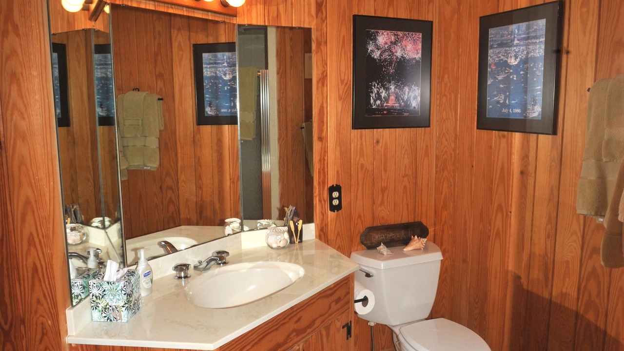 Photo of Bathroom in Lynn