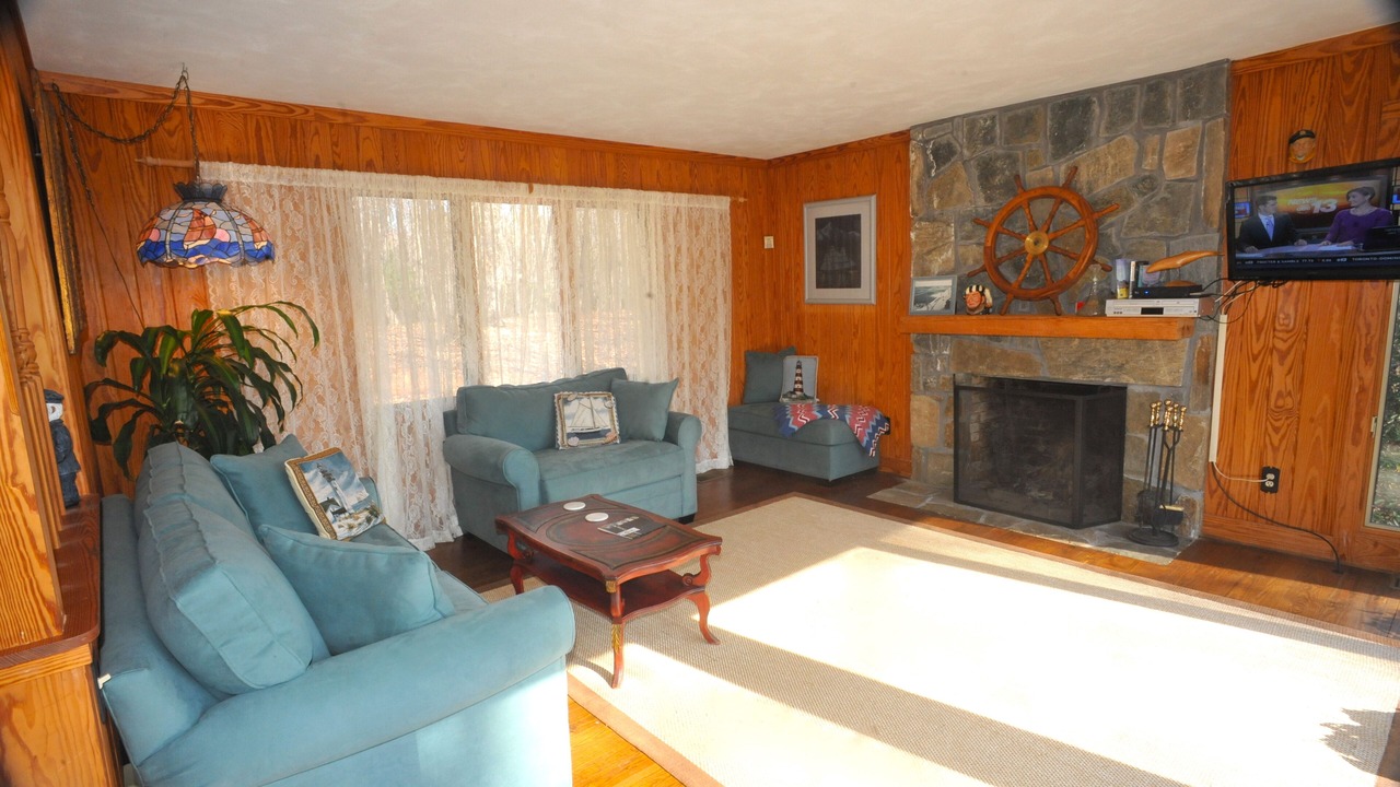 Photo of Livingroom in Lynn