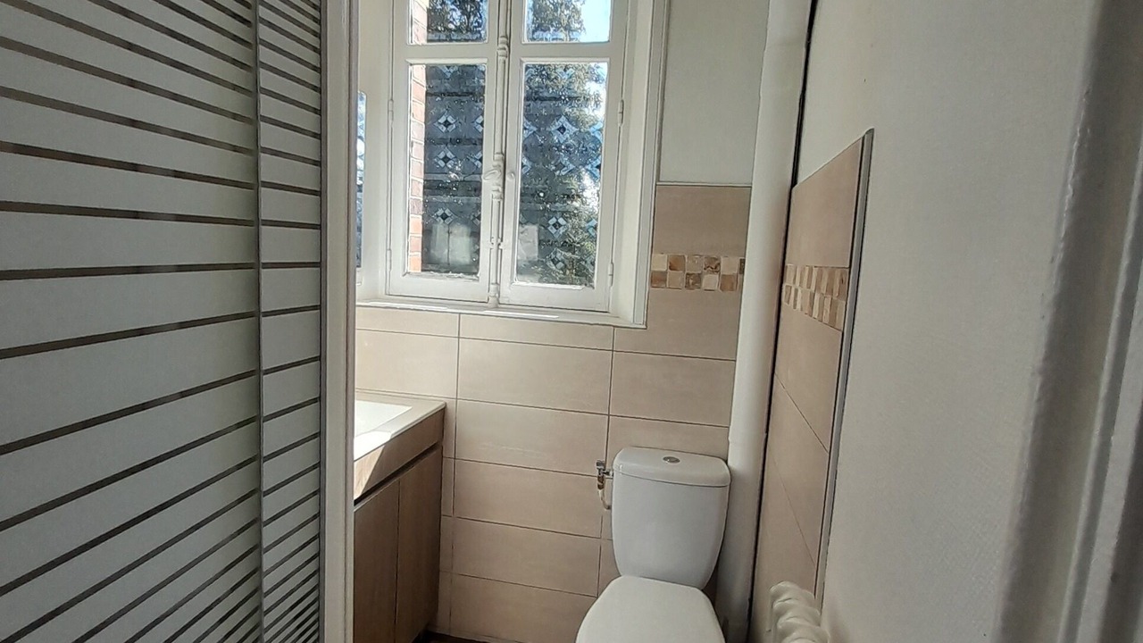 Photo of Bathroom in La Chapelle-du-Bois-des-Faulx
