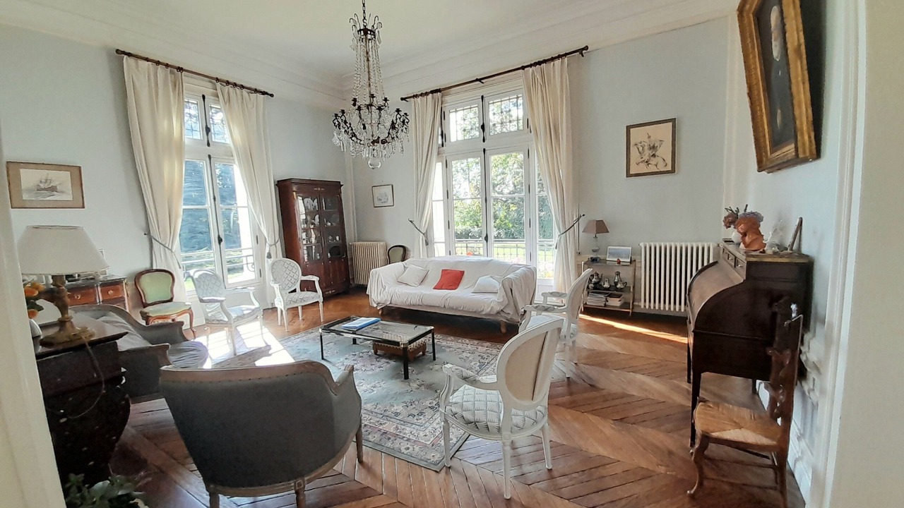 Photo of Livingroom in La Chapelle-du-Bois-des-Faulx