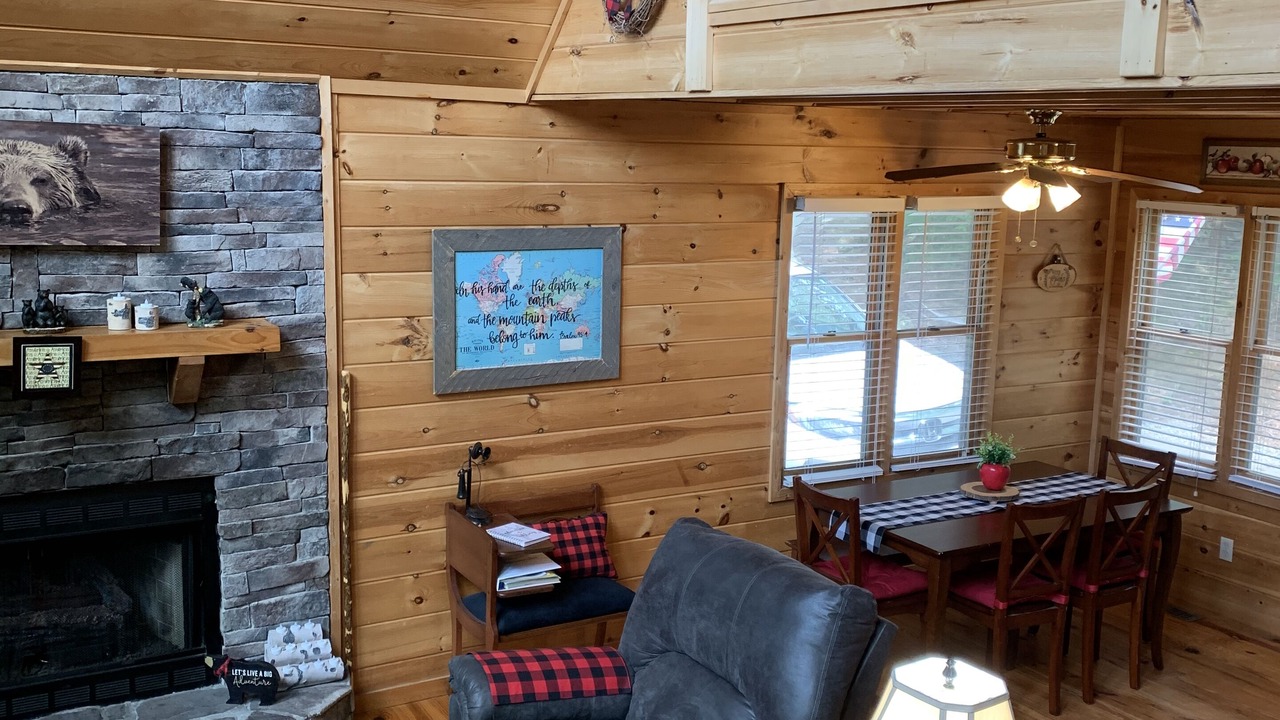 Photo of Livingroom in Ellijay