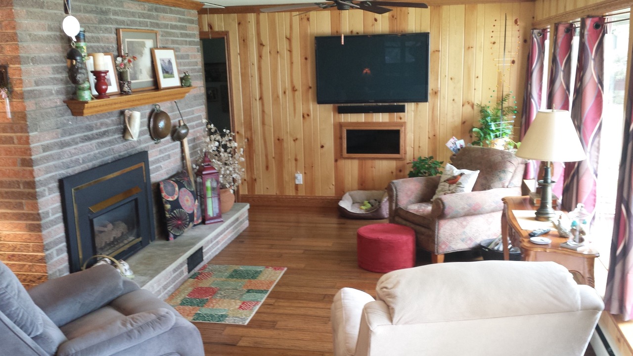 Photo of Livingroom in Deckerville