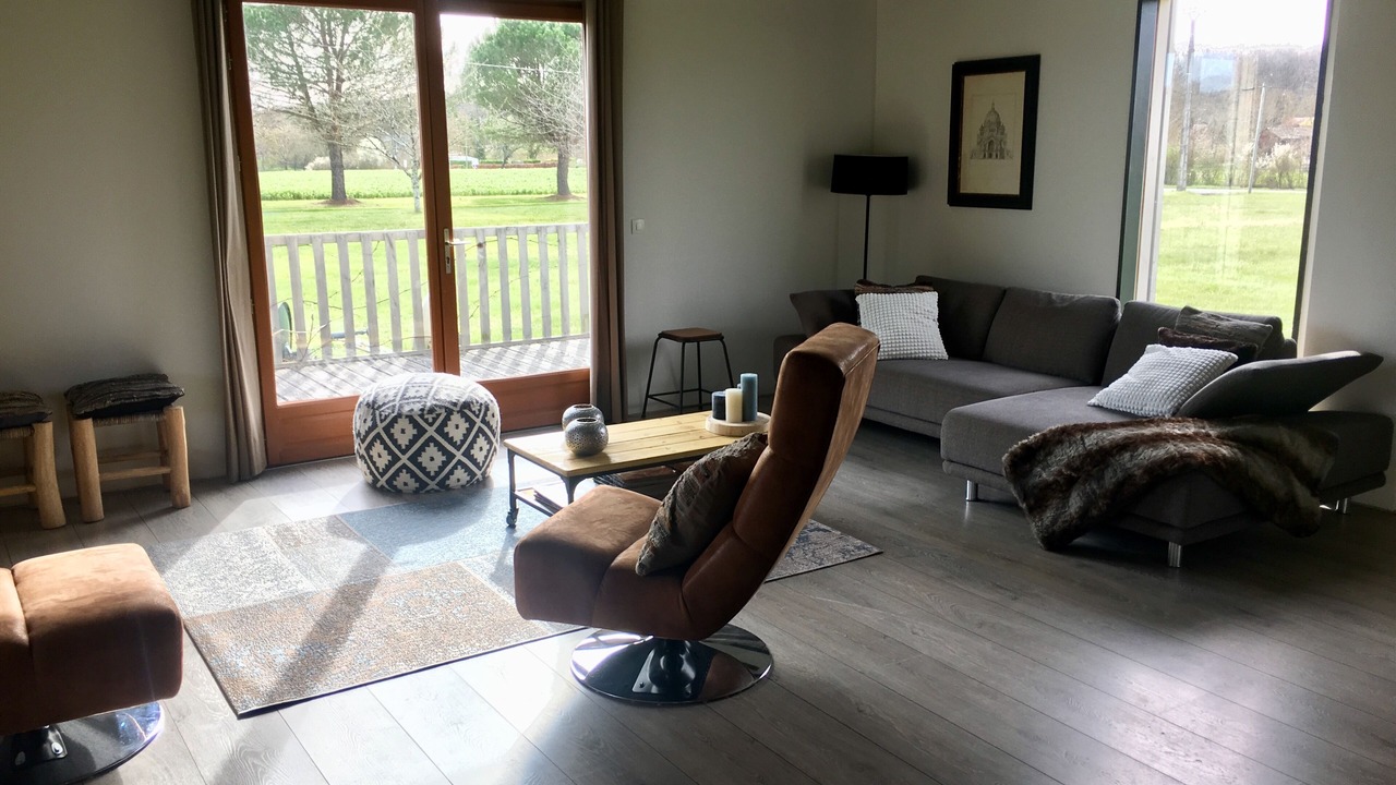 Photo of Livingroom in Saint-Etienne-de-Villereal