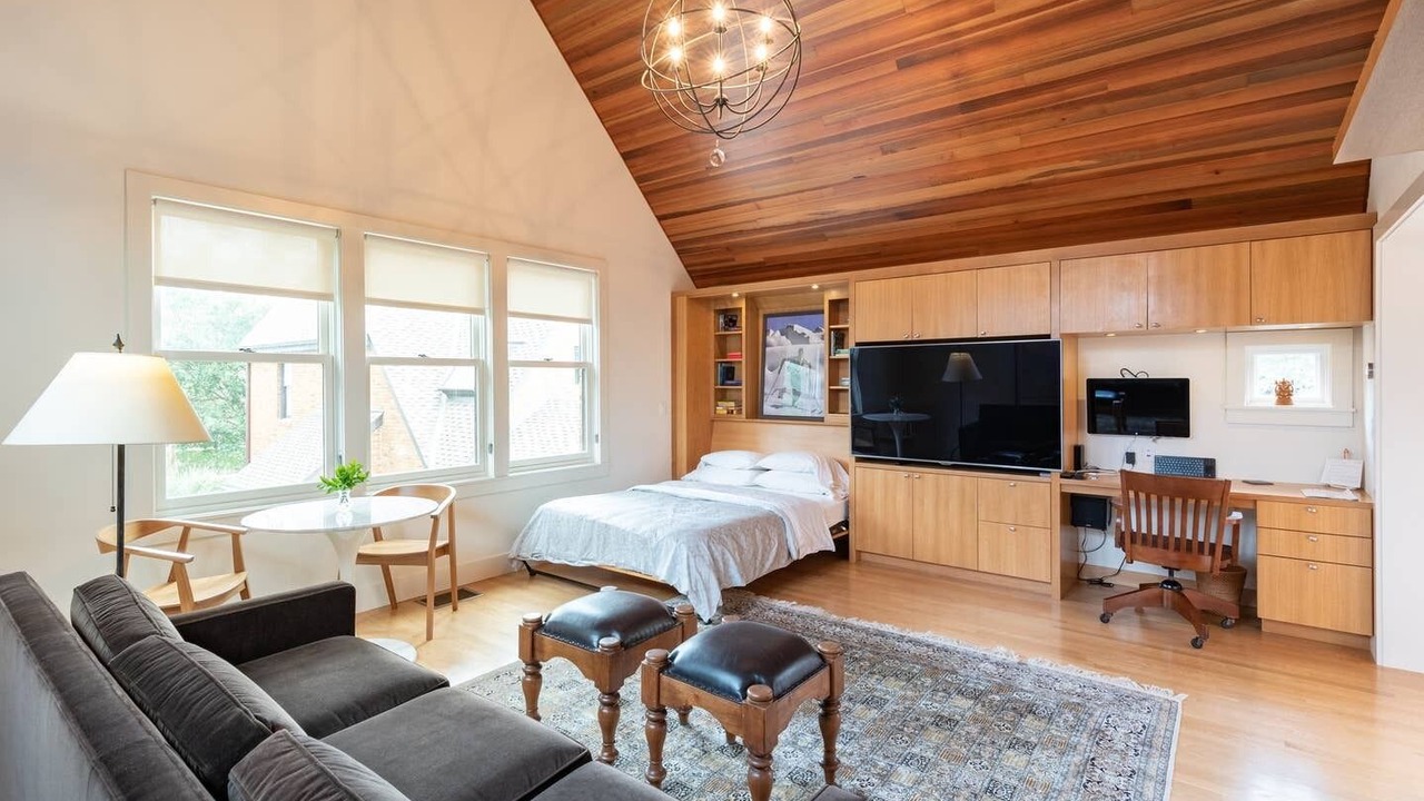 Photo of Livingroom in Pemberton Heights