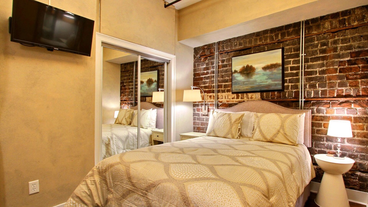 Photo of Bedroom in Historic District - North
