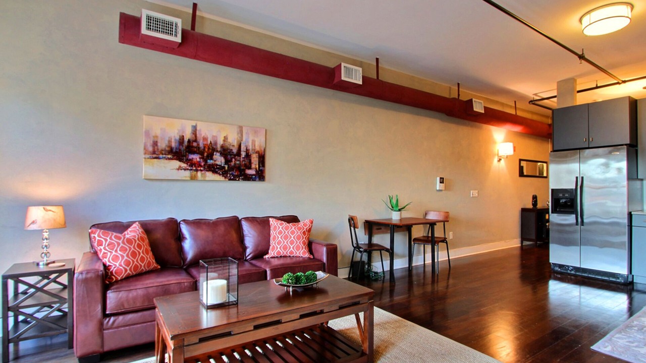 Photo of Livingroom in Historic District - North