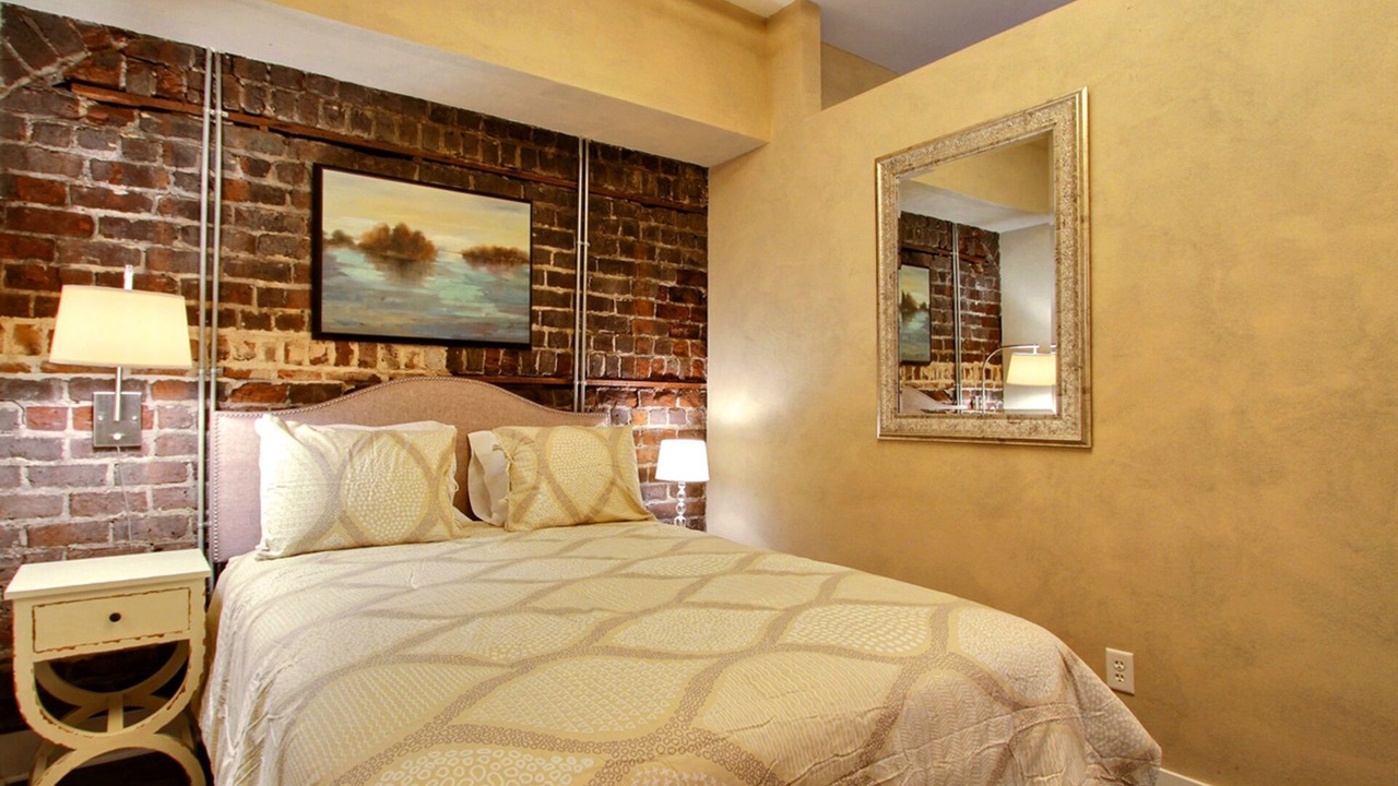 Photo of Bedroom in Historic District - North