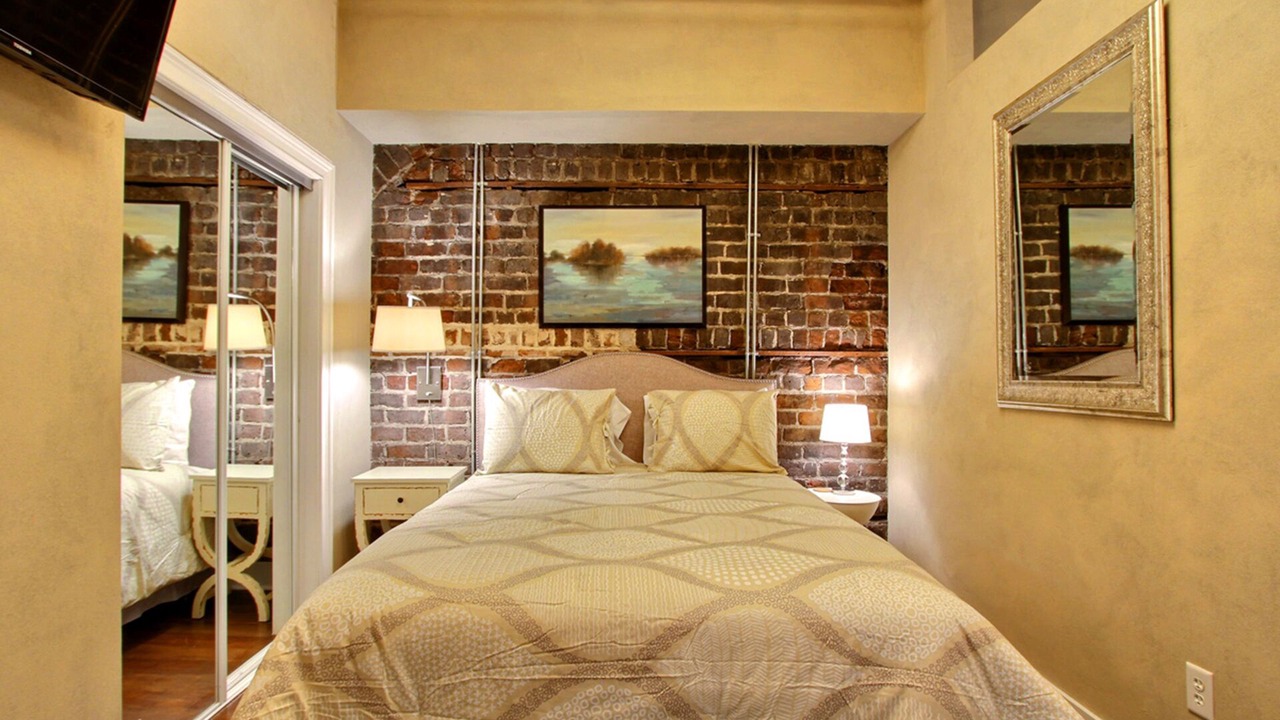 Photo of Bedroom in Historic District - North