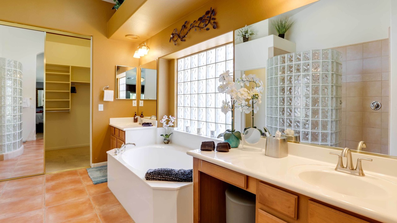 Photo of Bathroom in Canyon Trails