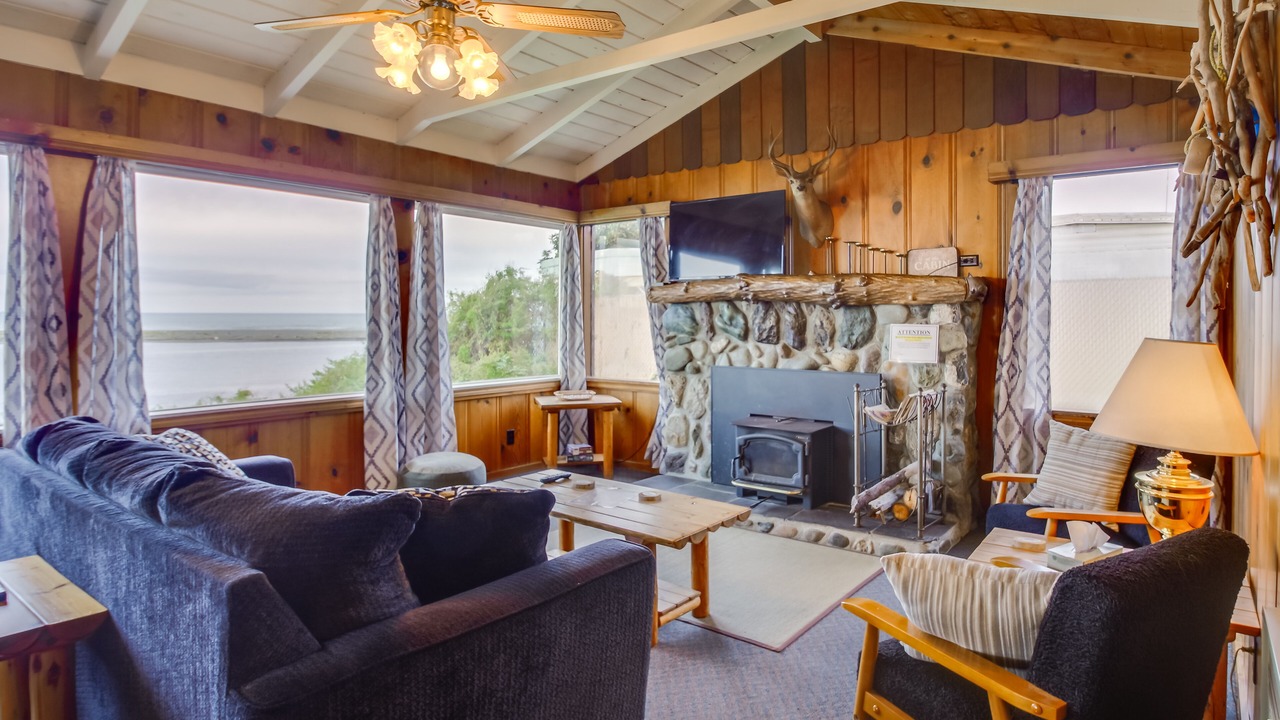 Photo of Bedroom in Smith River