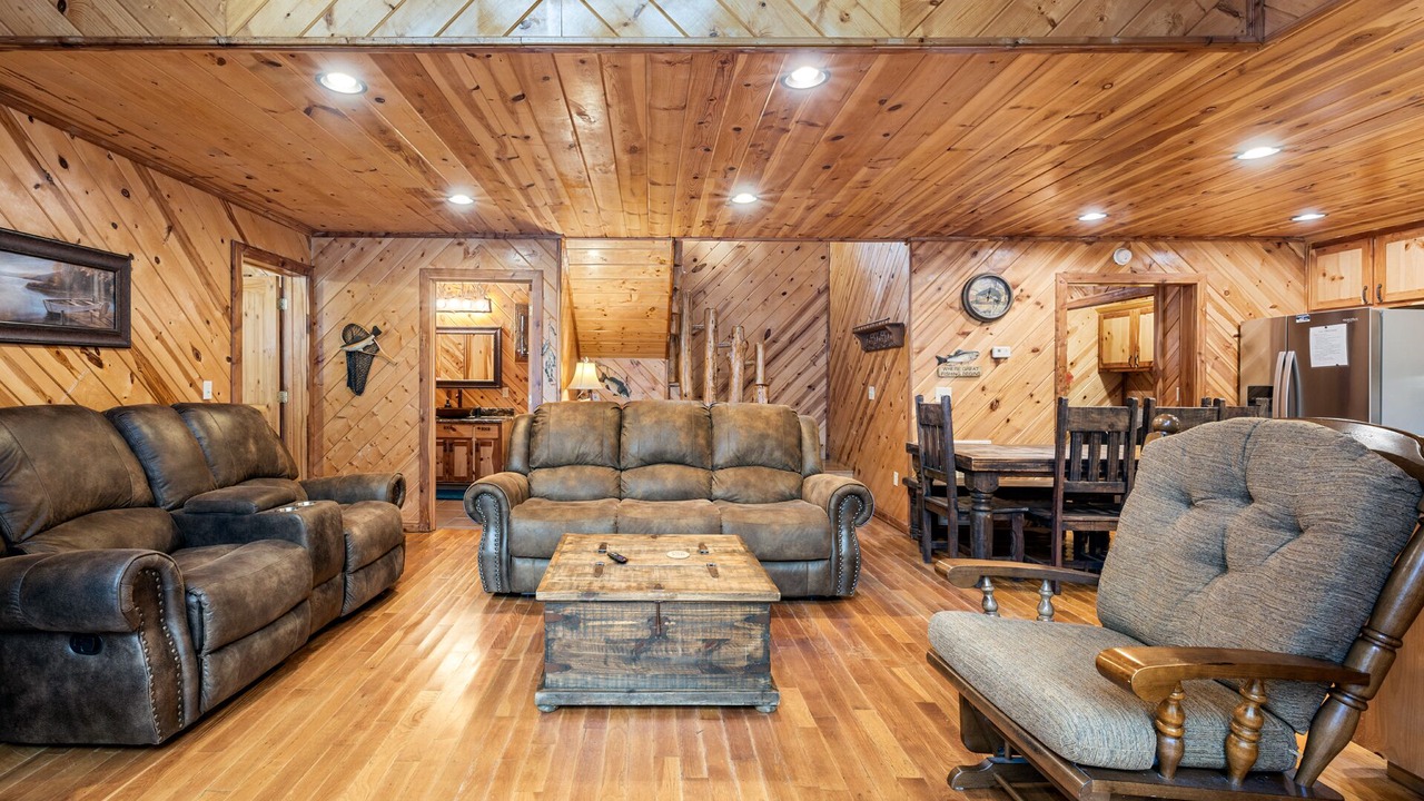 Photo of Livingroom in Broken Bow