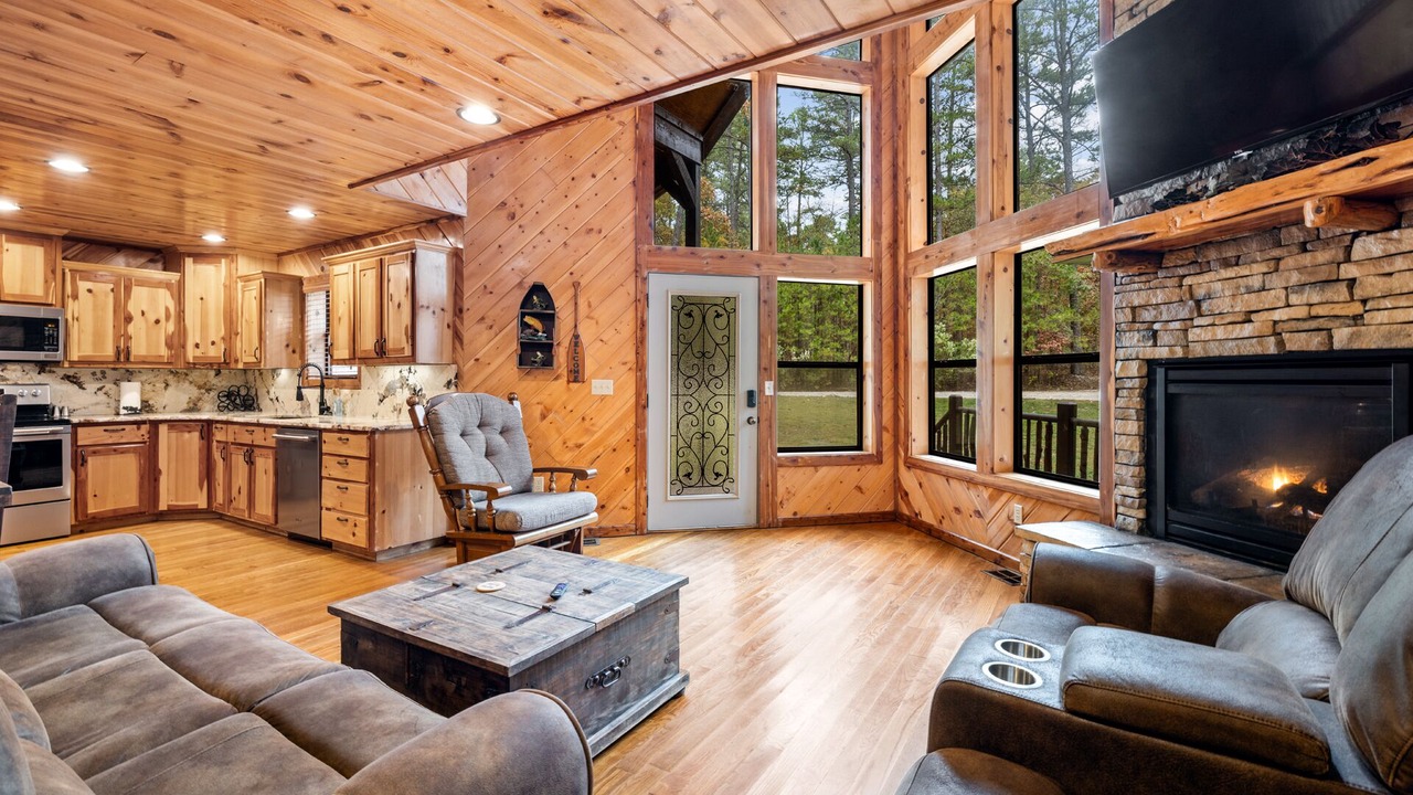 Photo of Livingroom in Broken Bow
