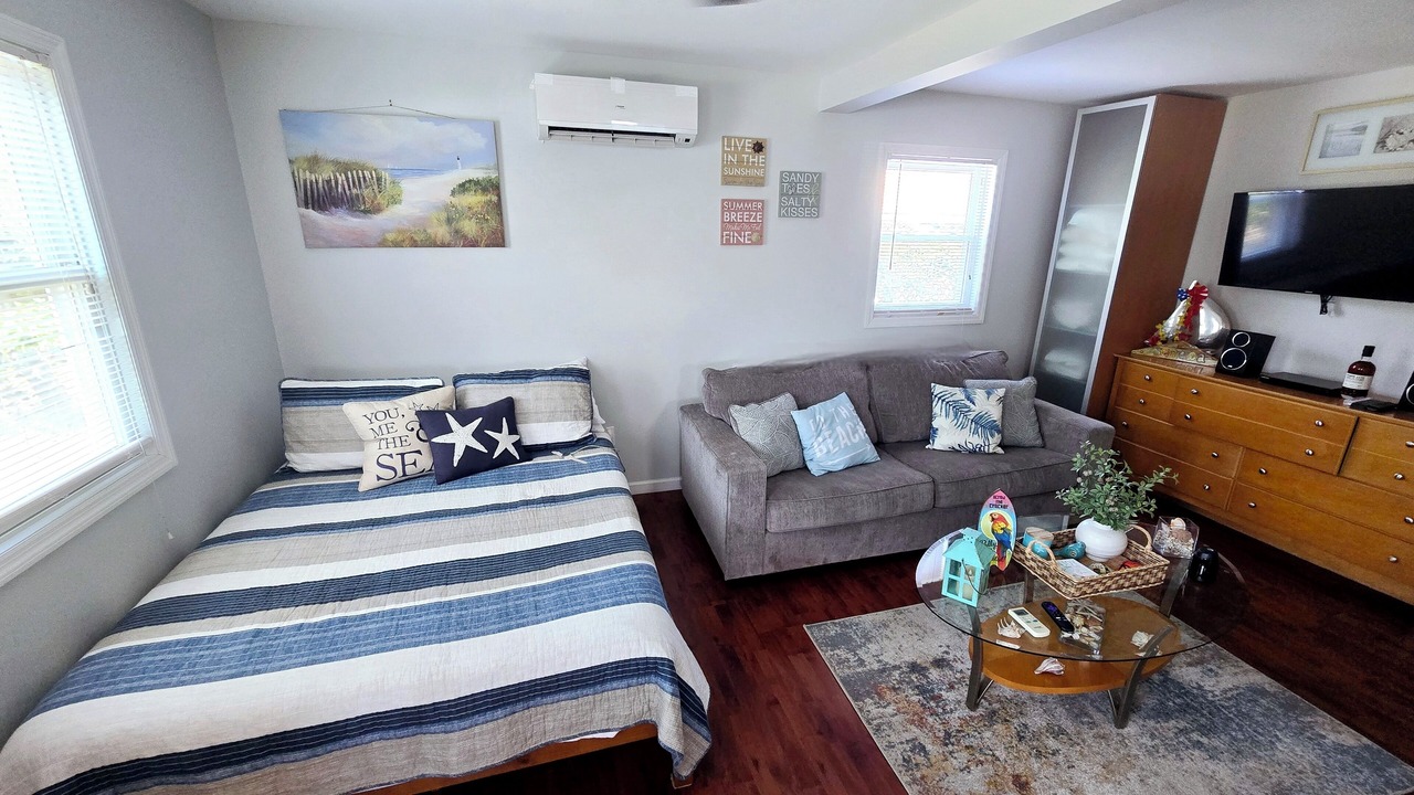 Photo of Livingroom in Bay Shore