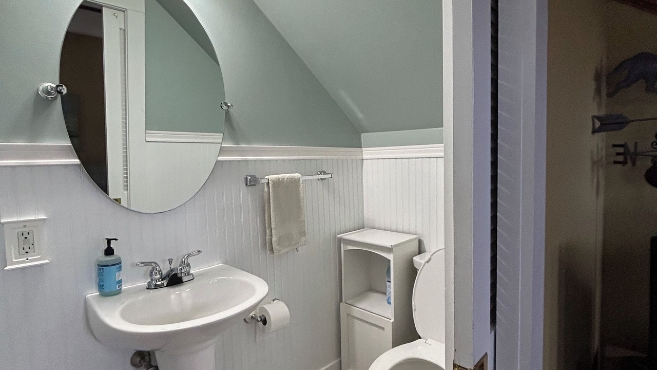 Photo of Bathroom in Pine Point