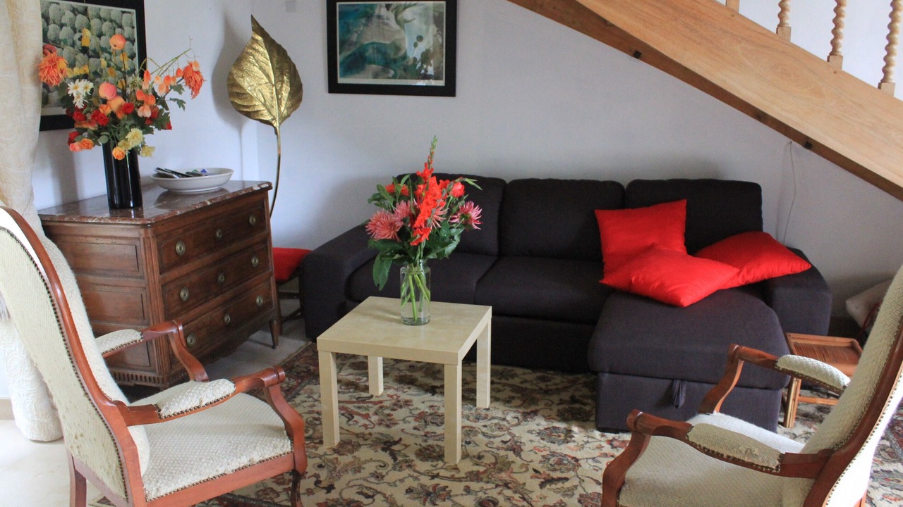 Photo of Livingroom in Angles
