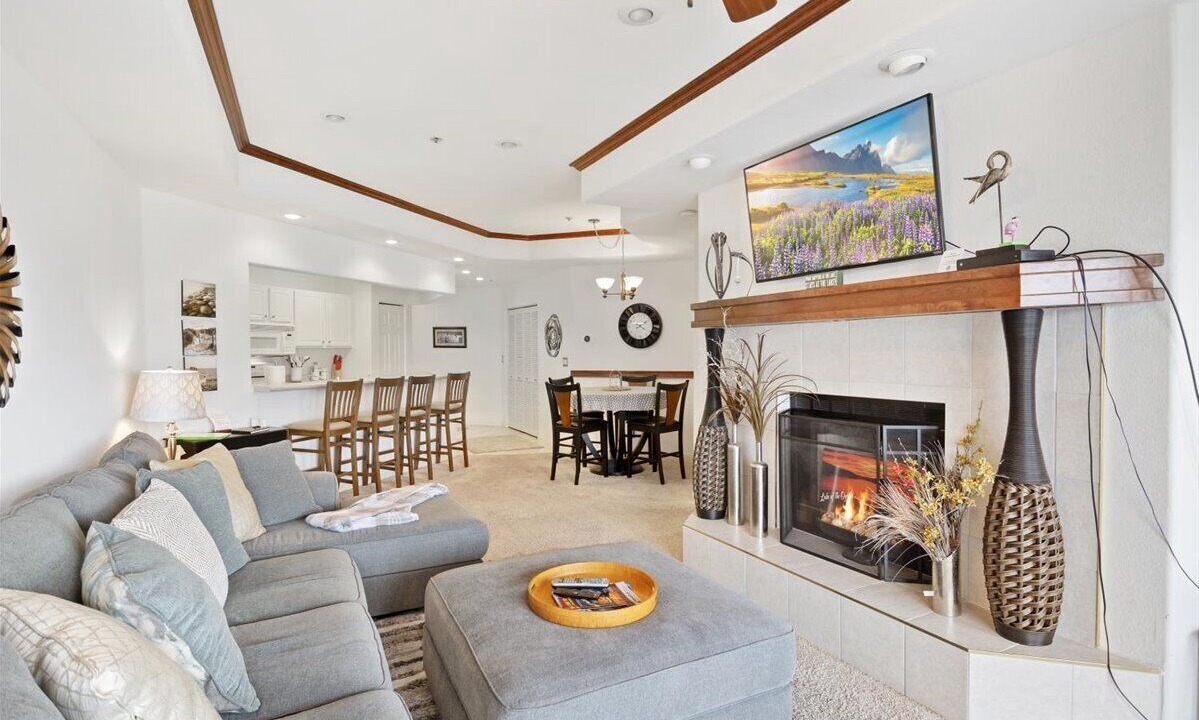Photo of Livingroom in Village of Four Seasons