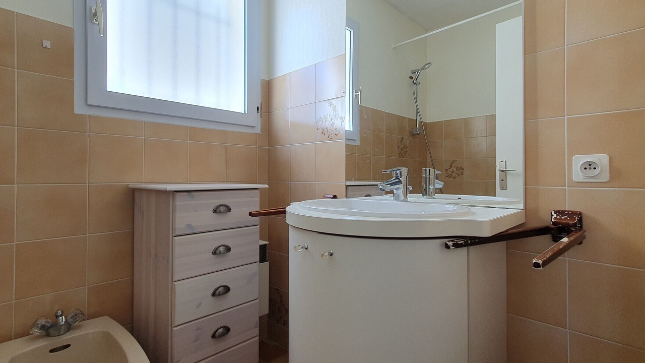 Photo of Bathroom in Grues