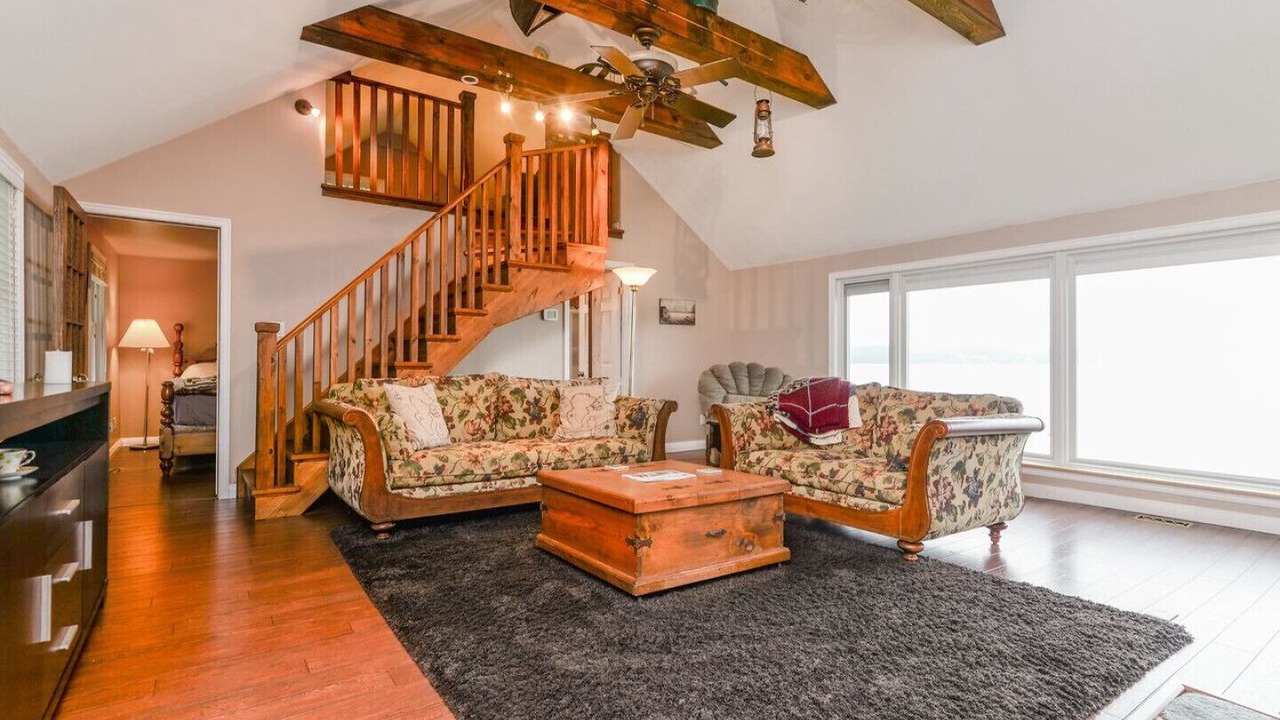 Photo of Livingroom in Cloyne