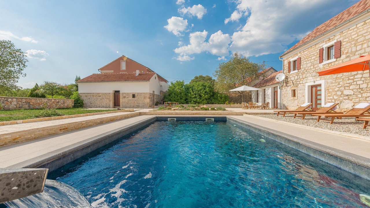 Photo of Outdoor in Oklaj
