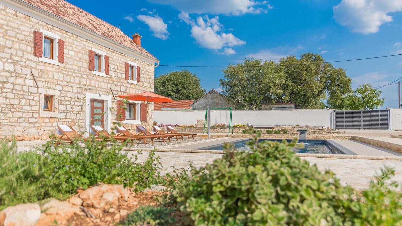 Photo of Outdoor in Oklaj