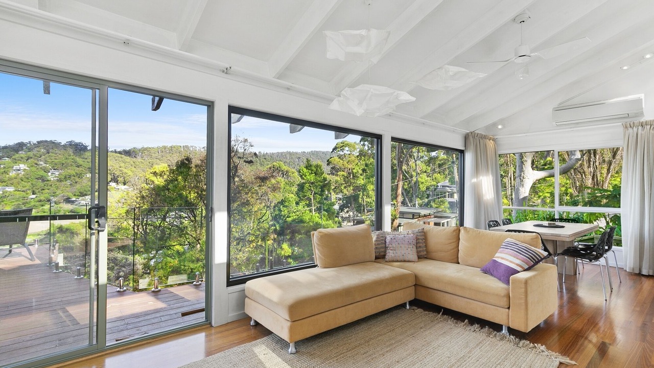 Photo of Livingroom in Wye River